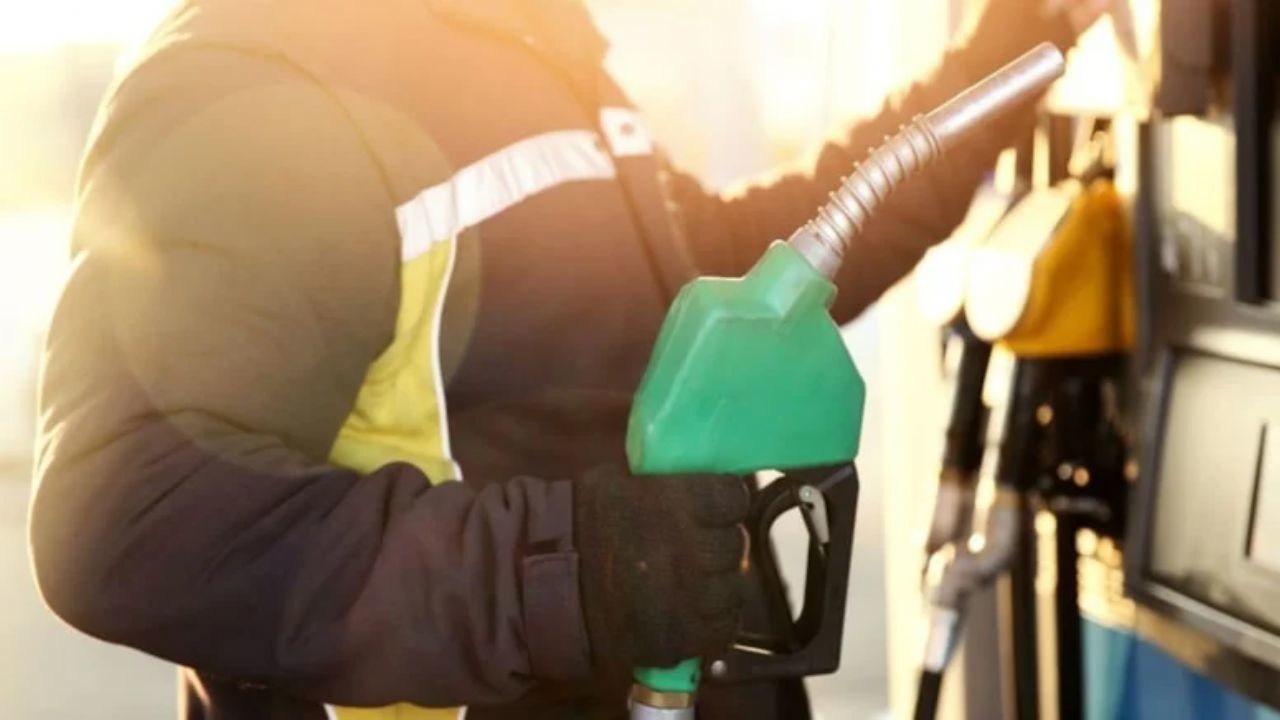 benzine buyuk zam yeni fiyatlar aciklandi