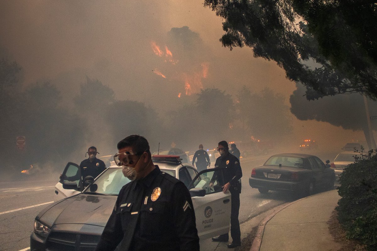 los angeles yaniyor ulusal muhafizlar devred 3 8aLsEKQj