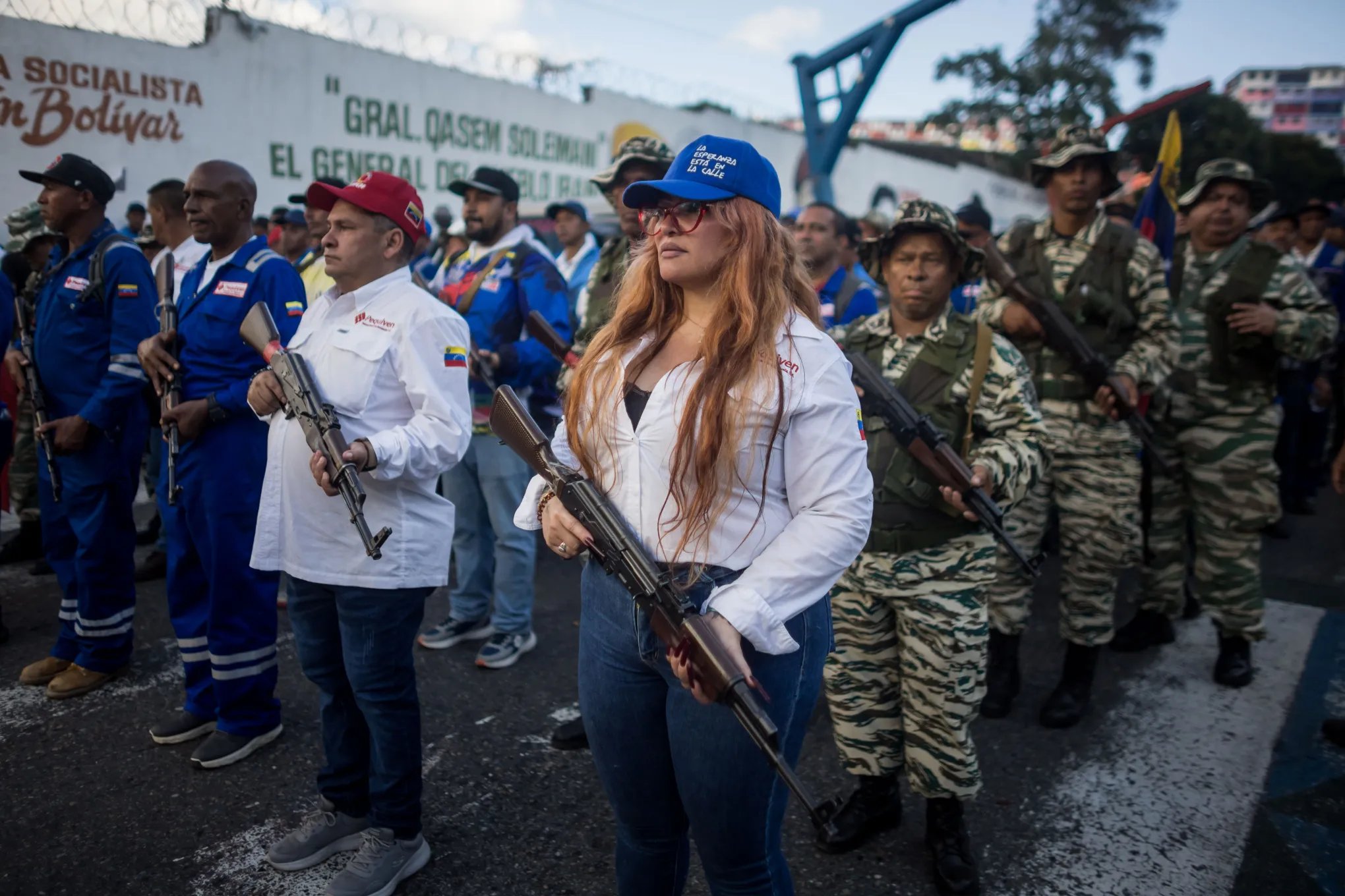 maduro geliyor venezuelada silahlanan sivillerin elleri tetikte abd sodom ve gomorrayi finanse ediyor 1 6LIPfSDK