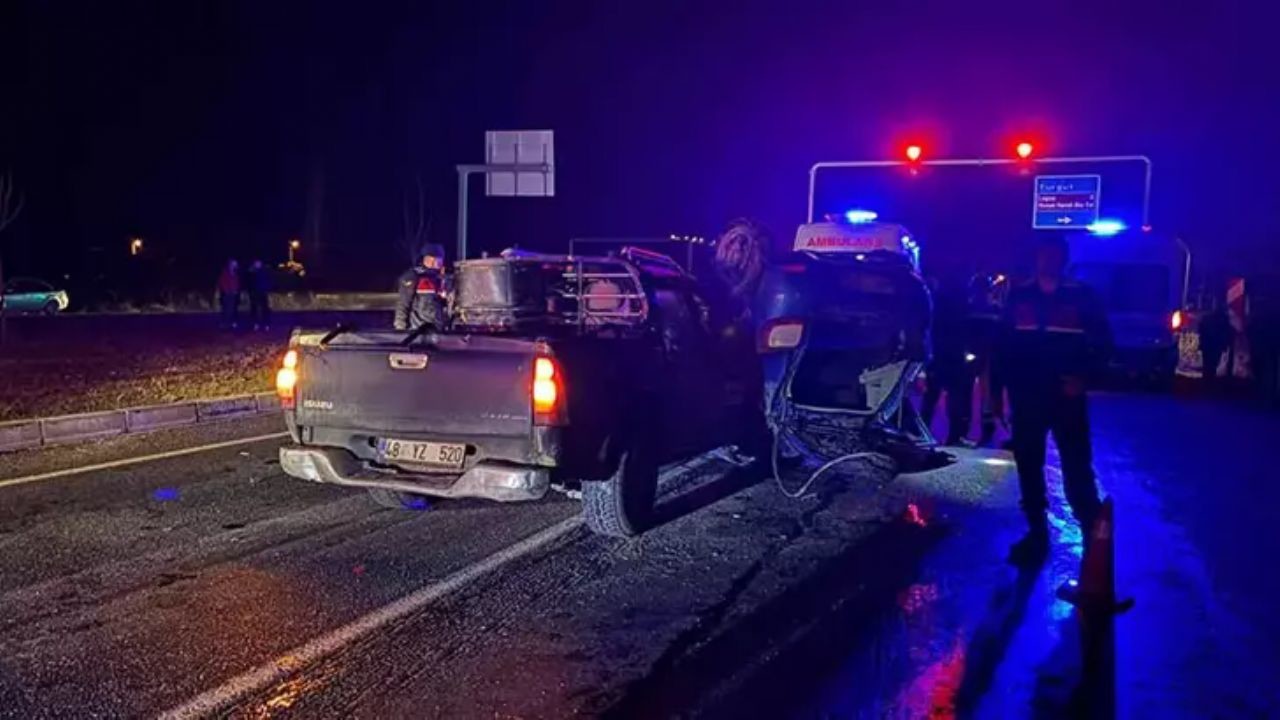 muglada trafik kazasi hayatini kaybedenler ve yaralilar var ZhLnv7S1