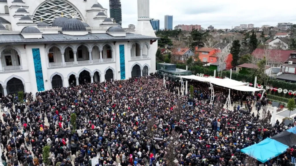 necla nazirdan cenazedeki kavga hakkinda aciklama Qv3WtDJt