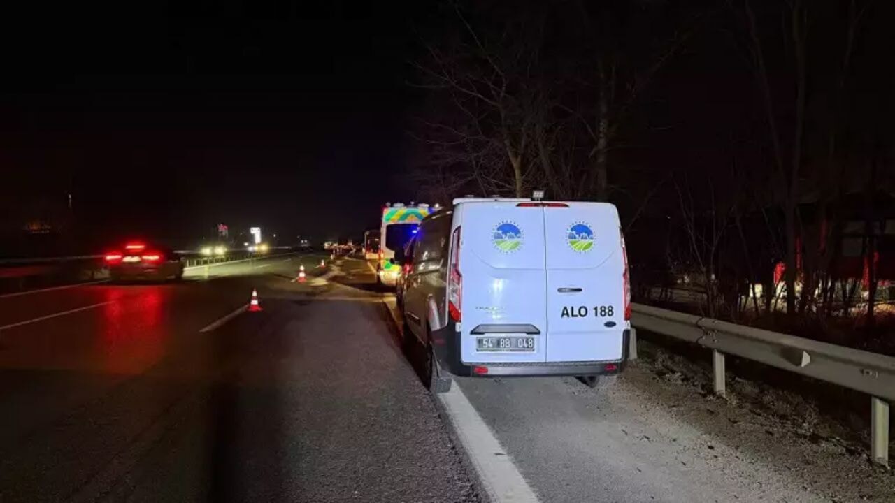 sakaryada otoyolda bir kisi parcalanarak hayatini aybetti