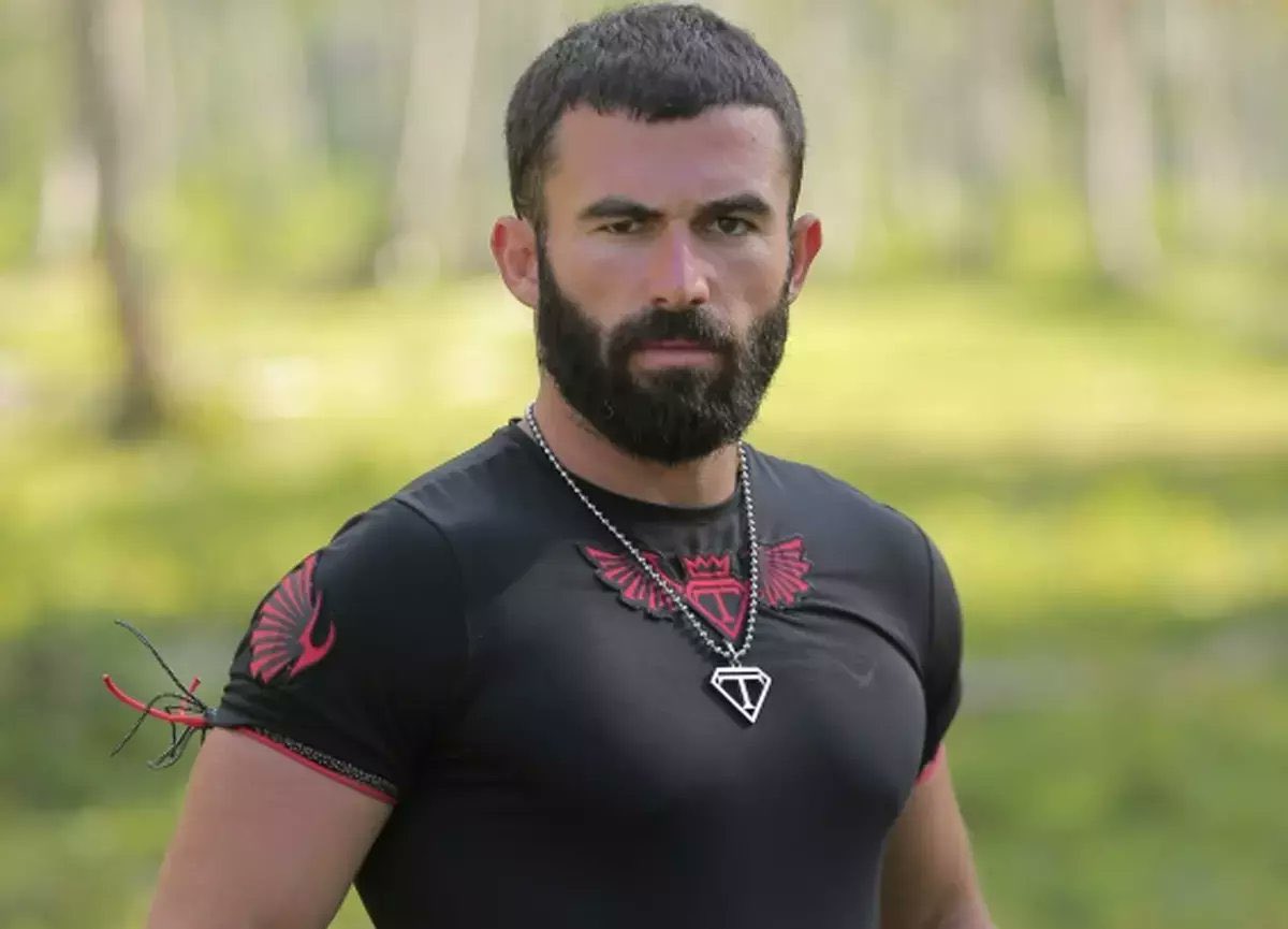 survivor turabinin de evi ve arabasi yandi 0 Tybnww54