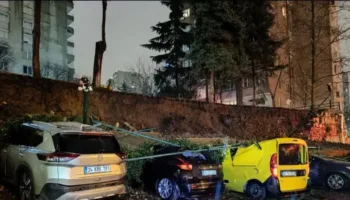 besiktasta korkutan cokme 8 arac enkaz altinda kaldi Ax7jebmQ