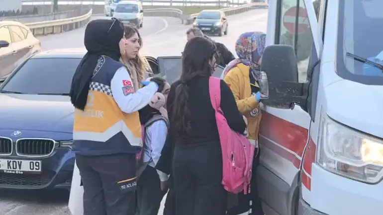 bursada feci kaza 7si ogrenci 10 kisi hastanede 1 5GRiit43