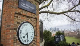 dunyanin saatlerini ayarlayan merkez greenwich DR56s467