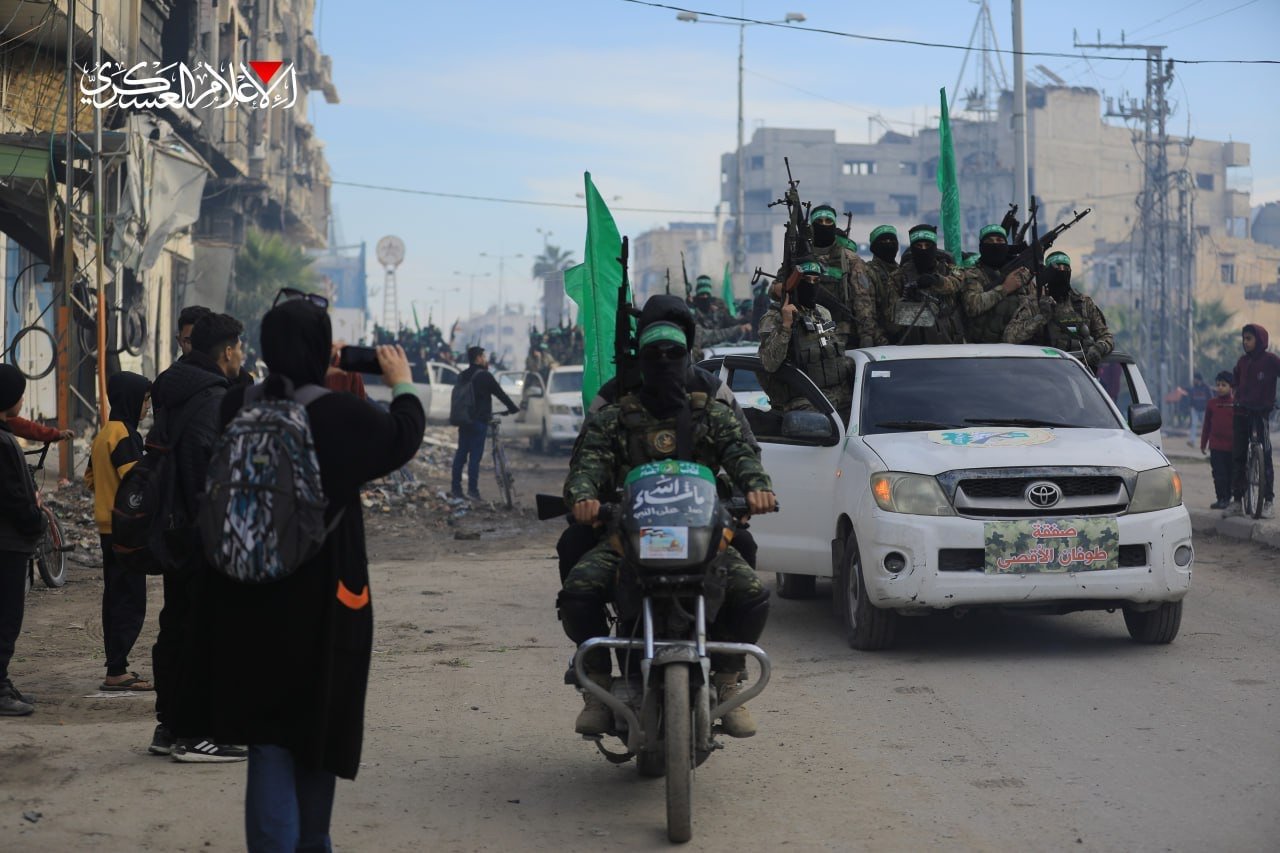 hamas 3 esirden 2sini teslim etti 0