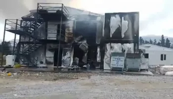 hatayda sok yangin iscilerin kaldigi konteynerler kul oldu 3dfL3Std