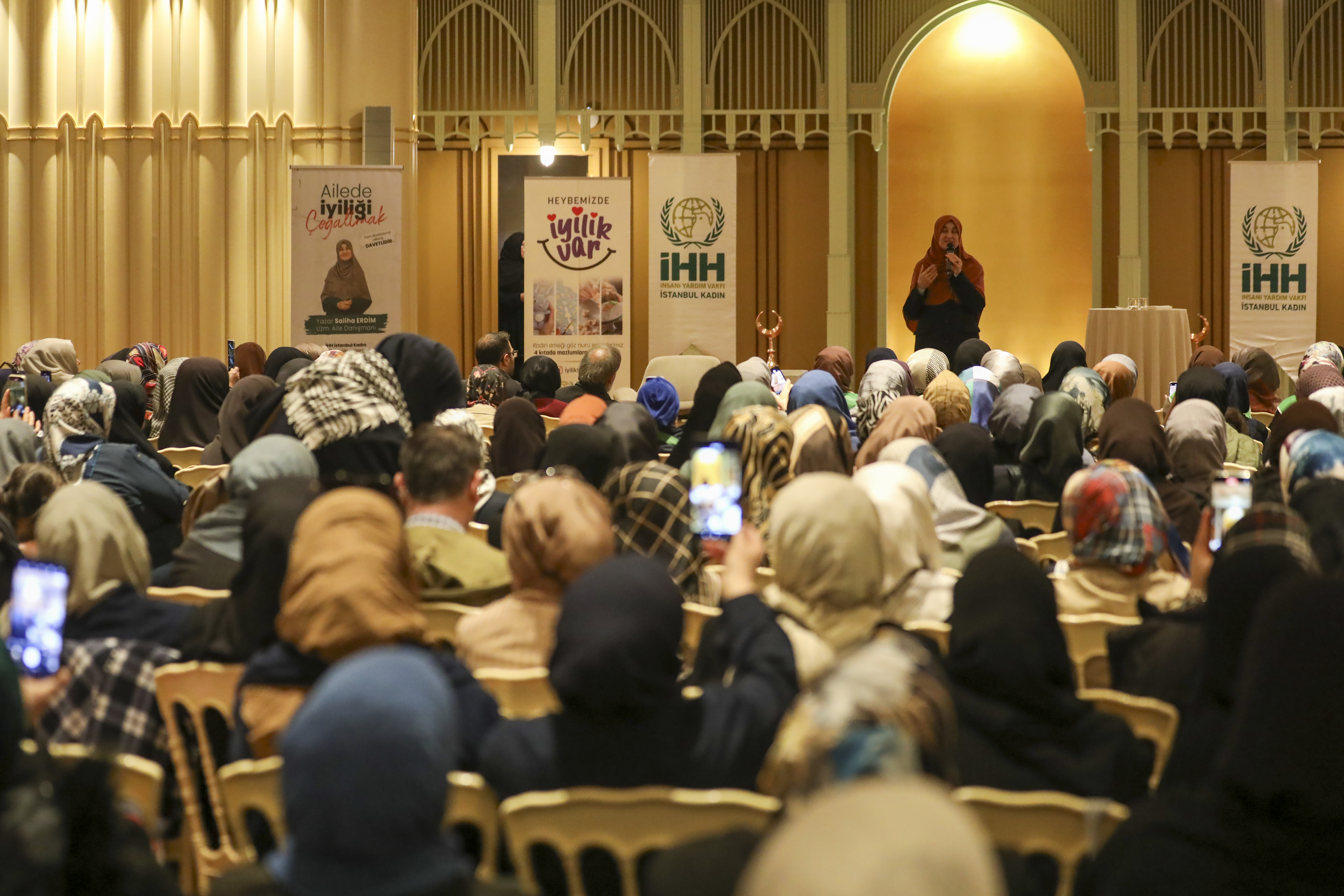 ihh kadin birimi 2024 yilinda on binlerce kisiye ulasti 1 5WZP7bjt