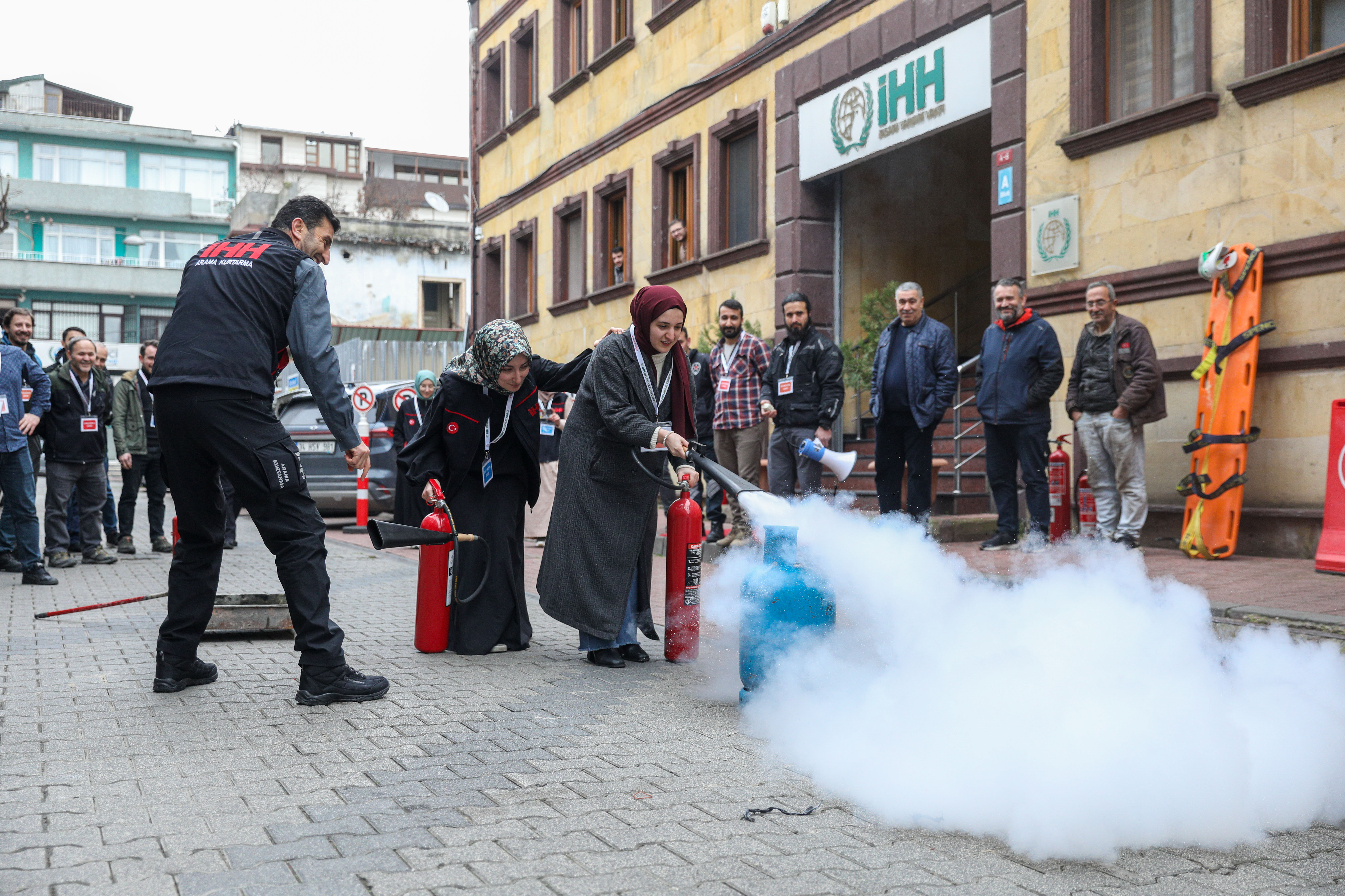 ihh kadin birimi 2024 yilinda on binlerce kisiye ulasti 3 pP5fuzwP