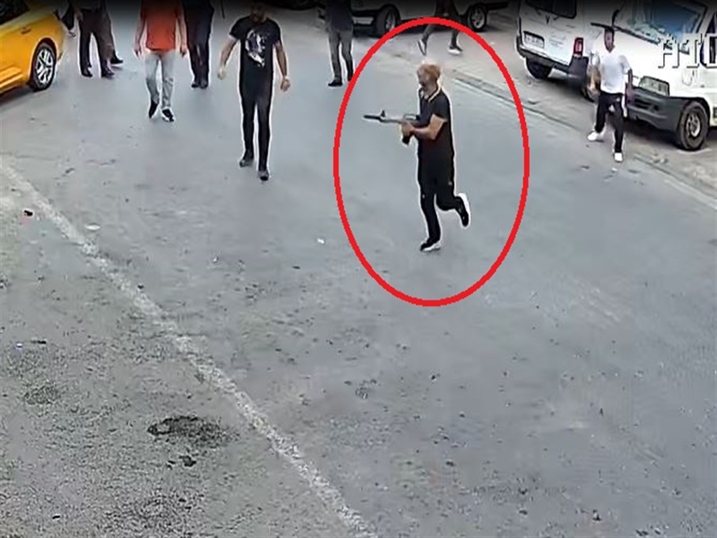 kavgaya mudahale ederken sehit olan polisin vuruldugu anlar ortaya cikti 0 ydeyVW1f