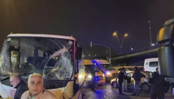 kayseride zincirleme kazada midibus dehseti yHEzBhP5