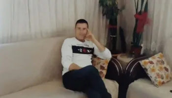 kendini mehdi ilan etti babasini oldurdu 8DL8V2af