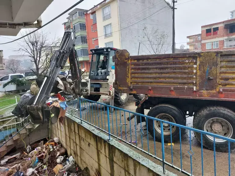 orduda 10 kamyonet cop cikan evde sok 1 gsZBZTEh