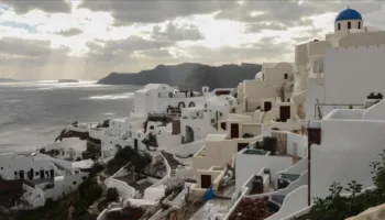 santorini adasi gozden dustu emlak fiyatlari ucuzladi NEaqaSbl