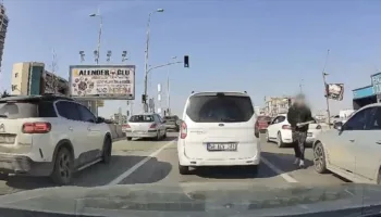 trafikte beyzbol sopasiyla saldirdi P7nhOIGq