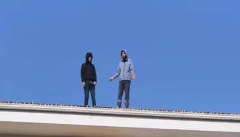 ucretlerini alamadiklari gerekcesiyle catiya ciktilar AHXFsfYS