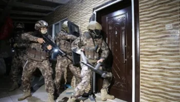 zehir tacirlerine operasyon firari 4 hukumluyle 9 supheli yakalandi 8ncOiGmp