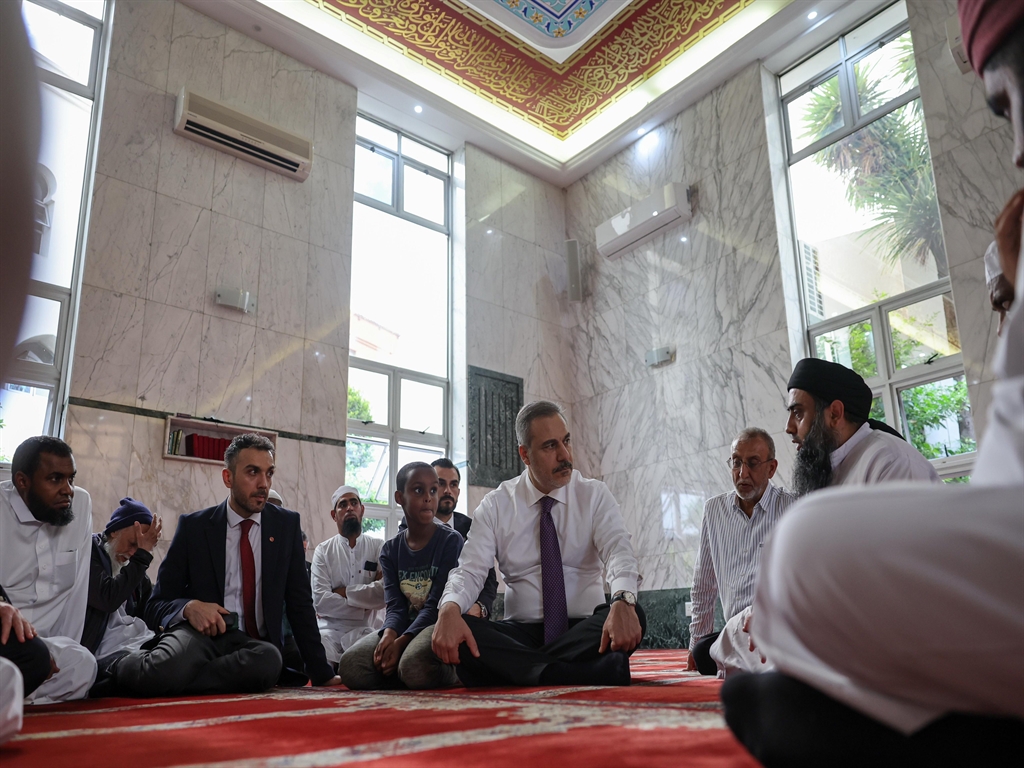 bakan fidan johannesburgtaki nurul hamidiye camisini ziyaret etti 1 XEHqHtD2