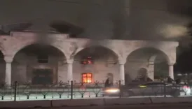 beyoglu 436 yillik tarihi camide yangin 69jBN2WC