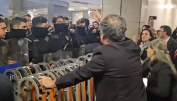 chpliler barikatlari yikti caglayan adliyesinde olayli dakikalar 5Nqsfqan