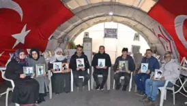 diyarbakir aileleri 2 bin gun sonra yine evlatlarimizi istiyoruz dedi extbeuBL