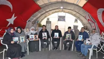 diyarbakir aileleri 2 bin gun sonra yine evlatlarimizi istiyoruz dedi extbeuBL