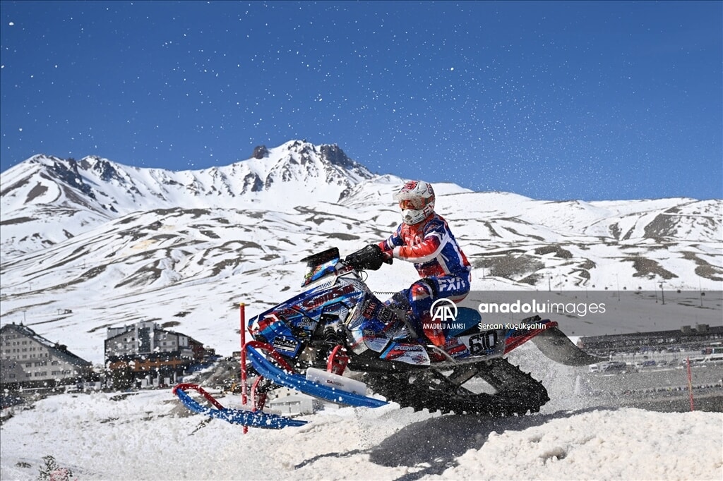 erciyes kayak merkezinde dev motosiklet mucadelesi 1 fsgAnReA