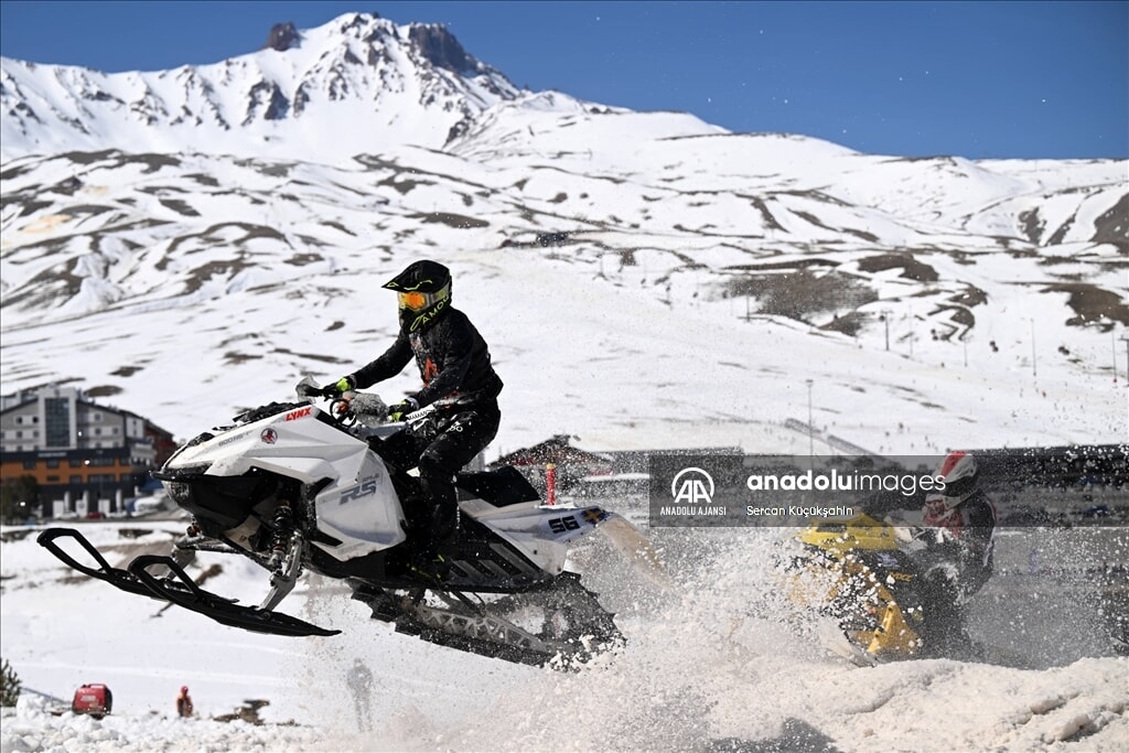 erciyes kayak merkezinde dev motosiklet mucadelesi 2 H8TCJhOM