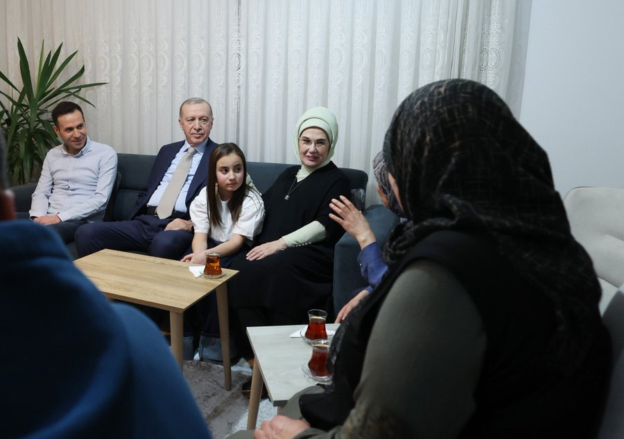 erdogan fidan ailesinin iftar sofrasina konuk oldu 2