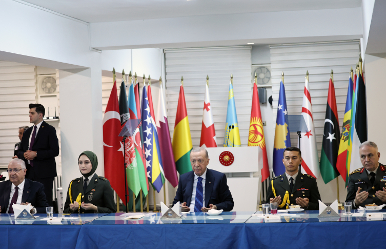 erdogandan kara harp okulunda gazze cikisi 0 HR14EqLq