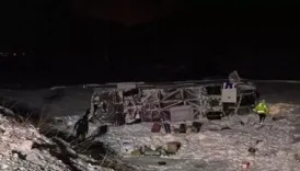 erzurumda yolcu otobusu devrildi 37 kisi yaralandi fIJp5dIA
