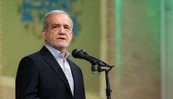 iran cumhurbaskanina siir soku turkce okudugu icin uyari aldi 1xedRpyd