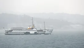 istanbulda yogun kar yagisi ve tipi nedeniyle vapur seferleri iptal Cb246DAB