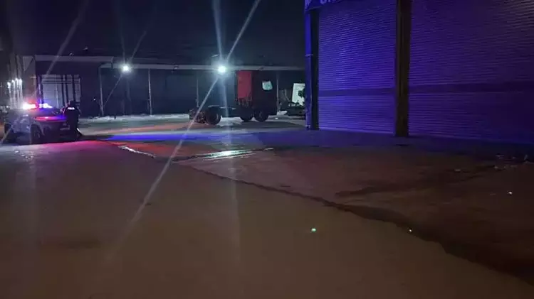 kocaelide trafikte gergin anlar damadini tabancayla vurdu 0 qUVjSZqr