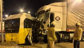 korkunc kaza nusaybinde yasandi tir ile minibus carpisti pra5fHwg