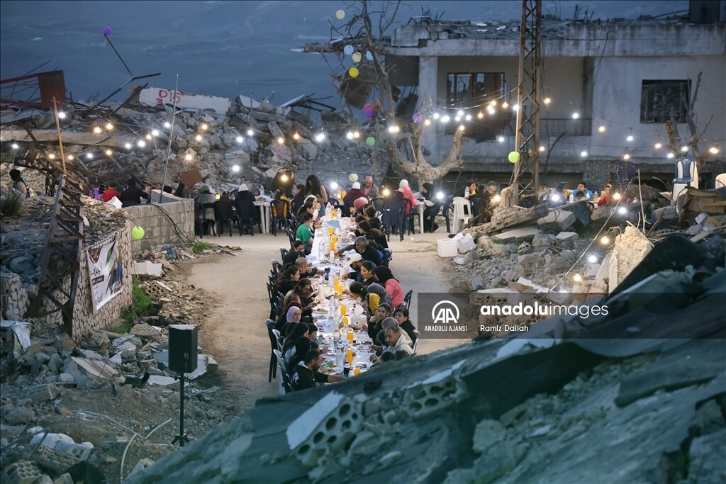 lubnanlilar israil saldirilari altinda birlikte iftar acti 3 F5vS8SIg