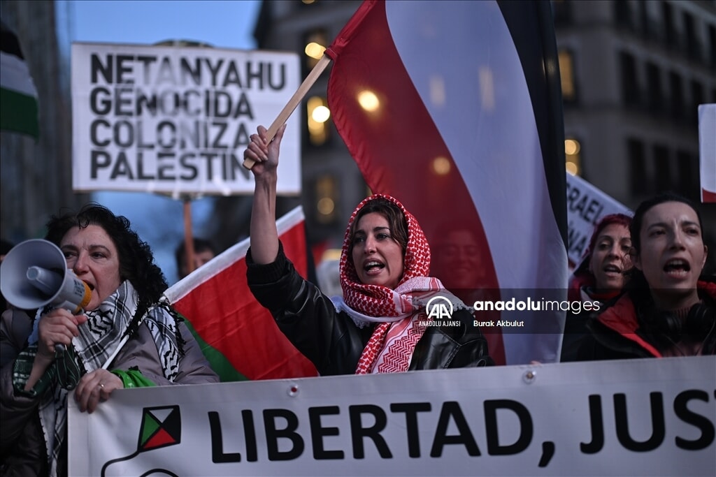 madridde israil karsiti protesto gazzeye saldirilar kinandi 0 tldUke2i