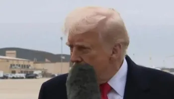mikrofon trumpin agzina carpti ters bakip dalga gecti gXyupMBY