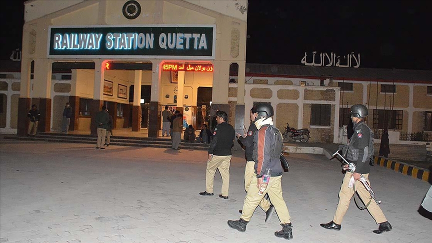 pakistan 155 rehine kurtarildi 27 saldirgan olduruldu 0 UMeccPH7