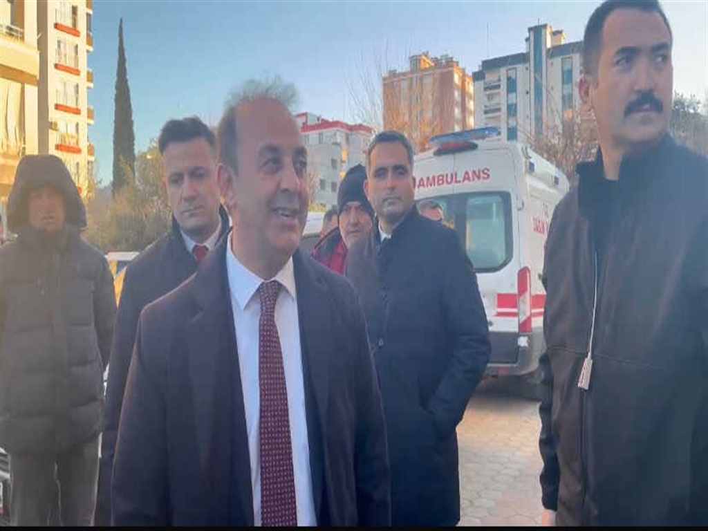 polis memuru balkondan ates acip kendini eve kilitledi 1 dNr8SypU