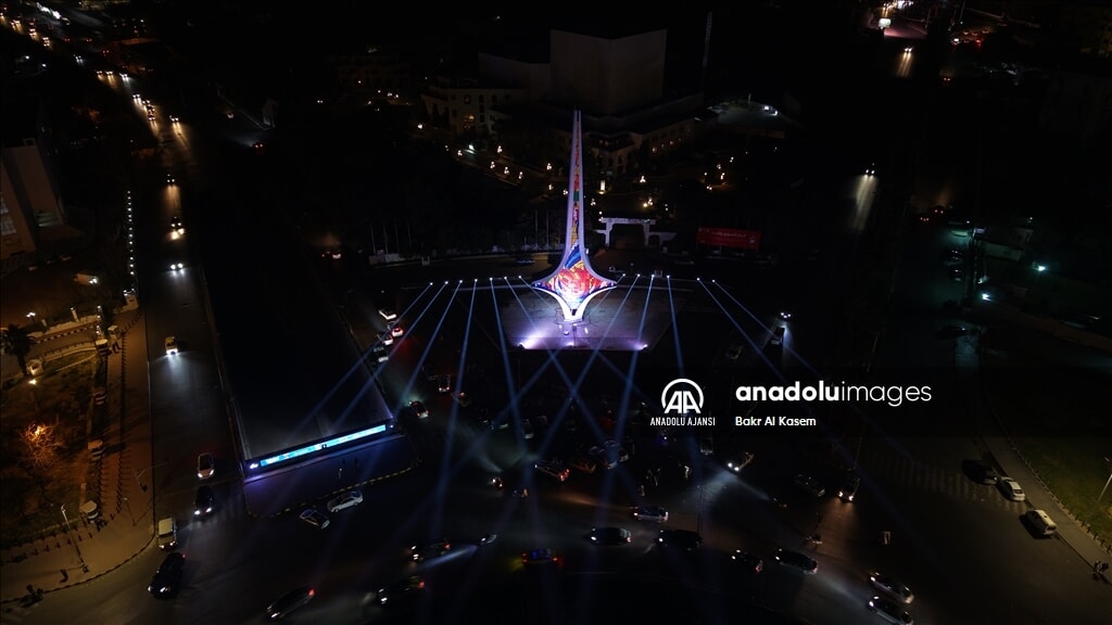 samdaki kilic heykeli restorasyondan sonra led isiklarla aydinlatildi 0 uaAkYcmv