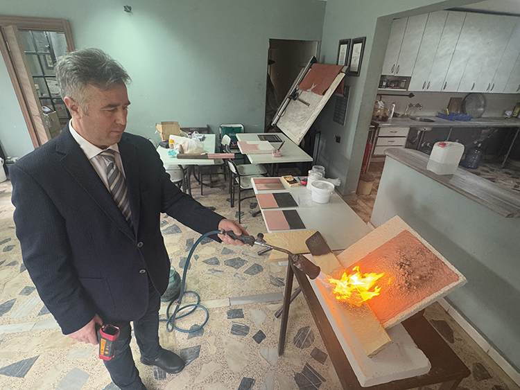 samsunda yanmaz boya gelistirildi hicbir seyden etkilenmiyor 0 u7Et9ASg