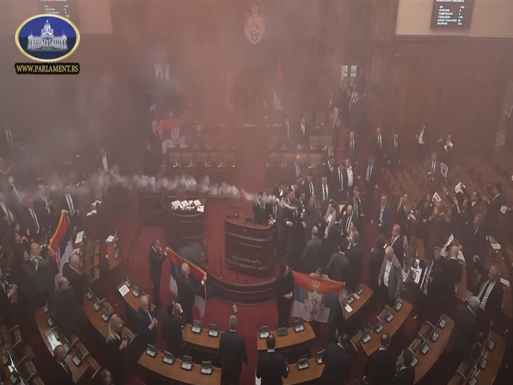 sirbistanda meclise sis bombasi atildi 1