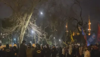 sokak cagrisi 16 polis yaralandi 53 sahsa islem yapildi 65XnW6XS