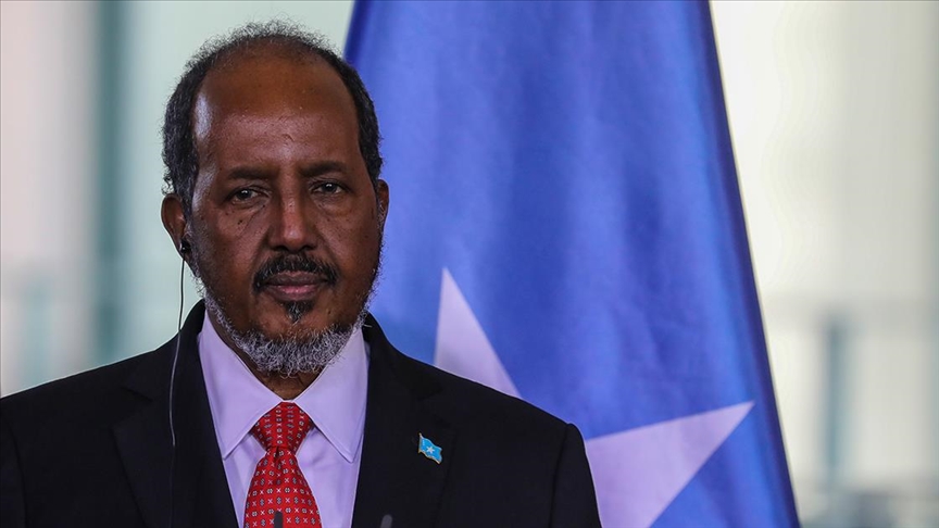 somali cumhurbaskani mahmudun konvoyuna bombali saldiri 1 1bPQkJCZ