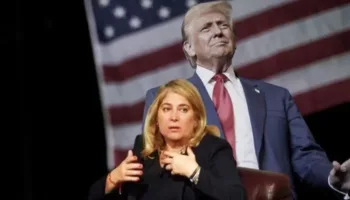 trumpin kabinesindeki konyali 3dv6MJgb