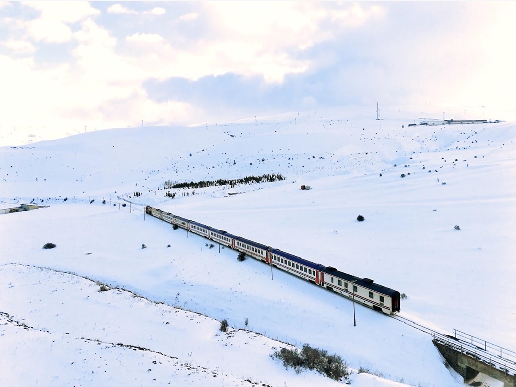 turistik dogu ekspresinin erzurum gecisi dronla goruntulendi 2 NMQmw7UA