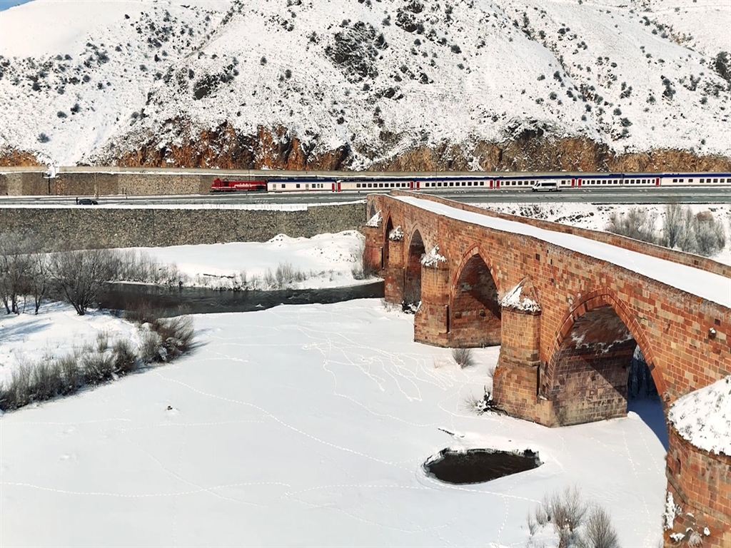 turistik dogu ekspresinin erzurum gecisi dronla goruntulendi 3 u3BUpqwU