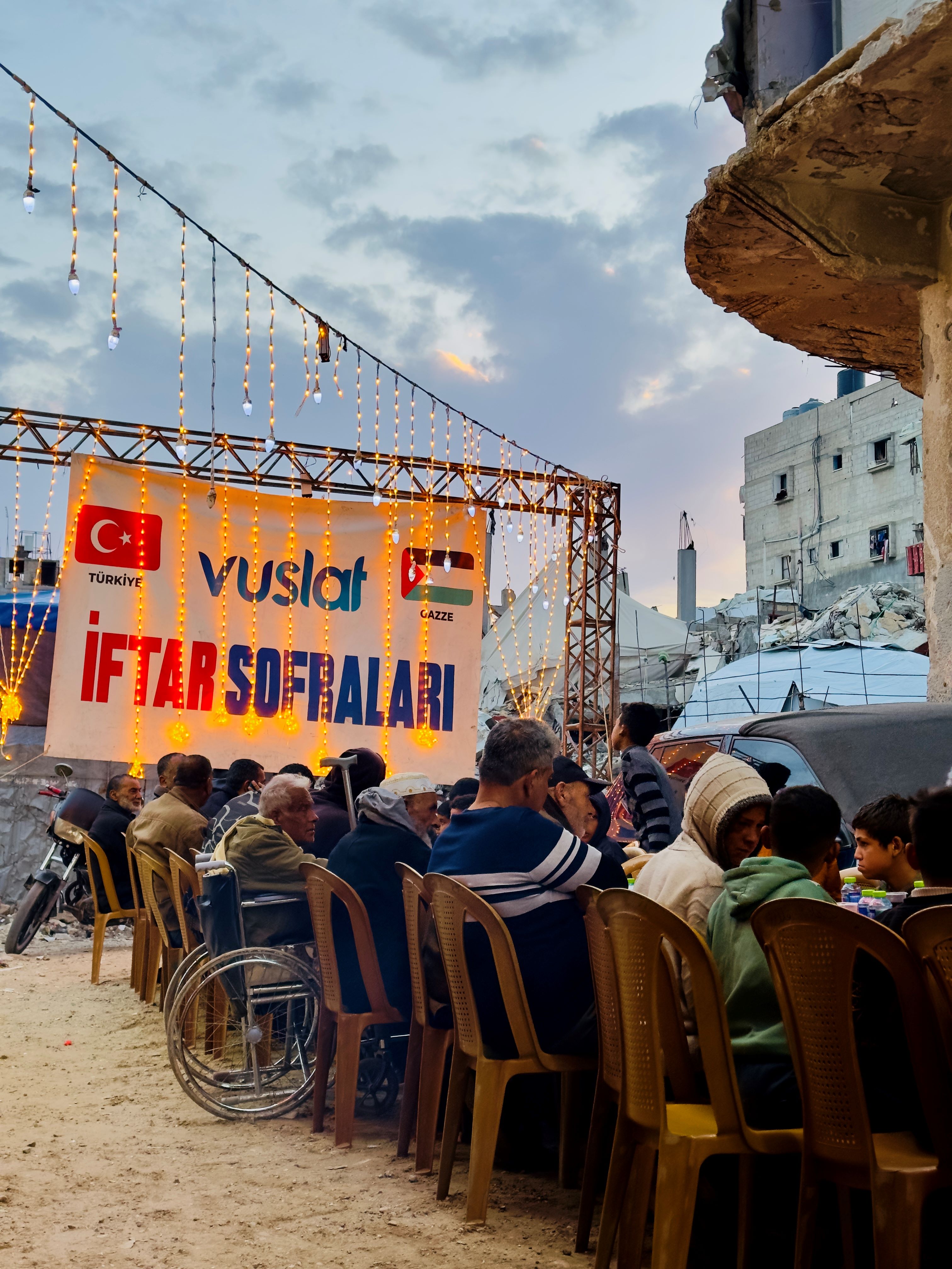 vuslat dernegi bu ramazan gazzede her gun iftar sofralari kuruyor 0